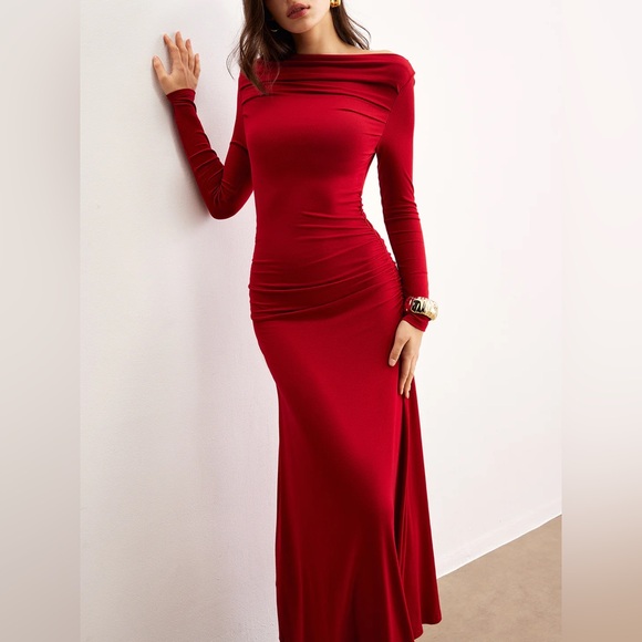 Commense Off-Shoulder Ruffle Knit Dress - Picture 3 of 7